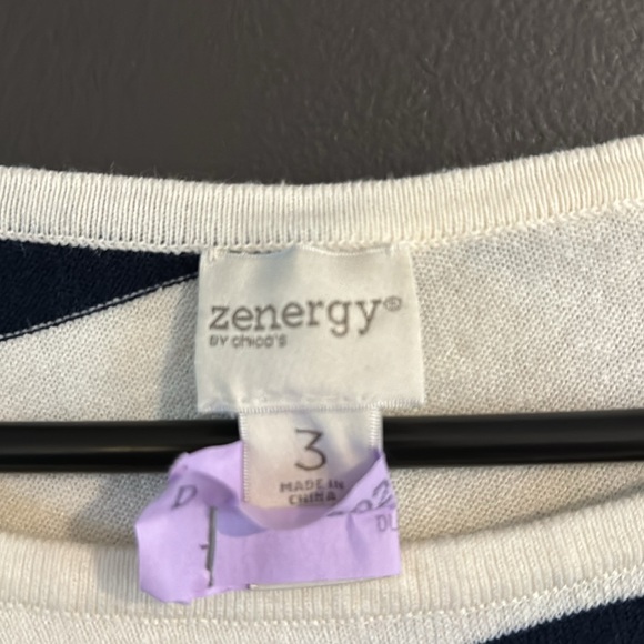 Flattering!  Zynergy by Chico's Navy and White Asymmetrical Sweater - Size 3 - Picture 2 of 4